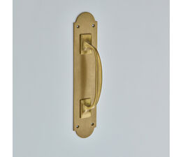 Croft Pull Handle On Shaped Plate
