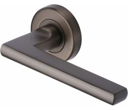Marcus Trident Lever Handle