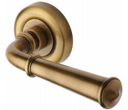 Marcus Colonial Lever Handle