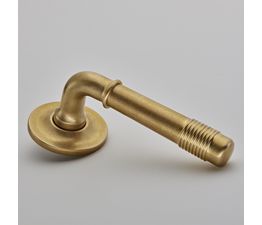 Croft Crest Lever Handle On Plain Covered Rose