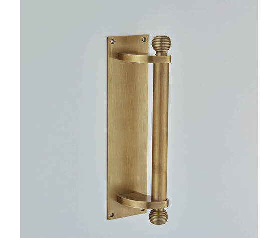 Croft Pull Handle on Plate with Reeded Finials