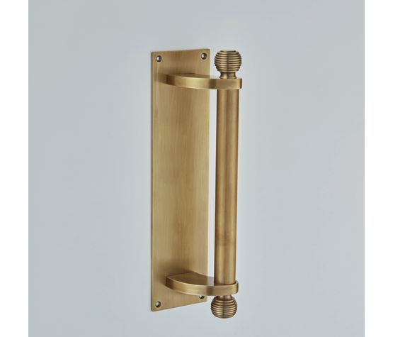 Croft Pull Handle on Plate with Reeded Finials
