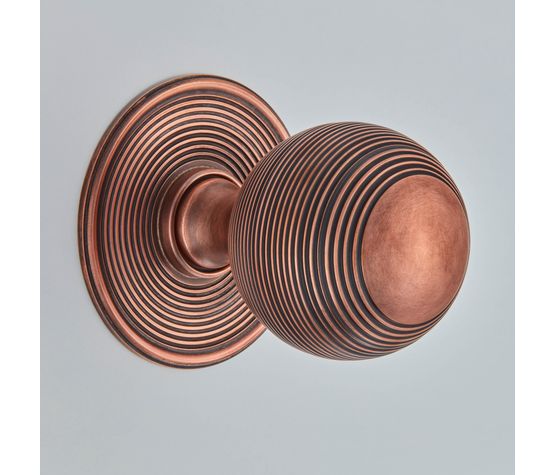 Croft Reeded Ball Centre Door Knob